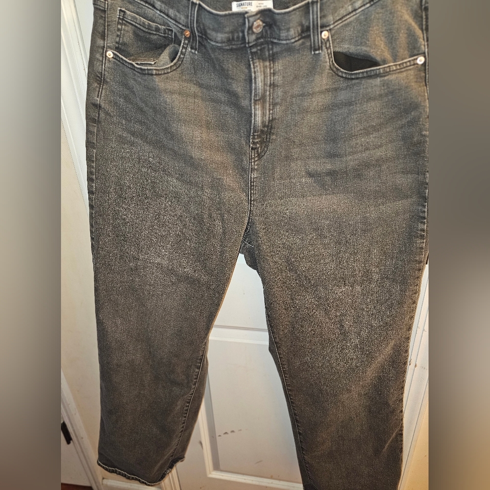 Womens Levi's signature jeans